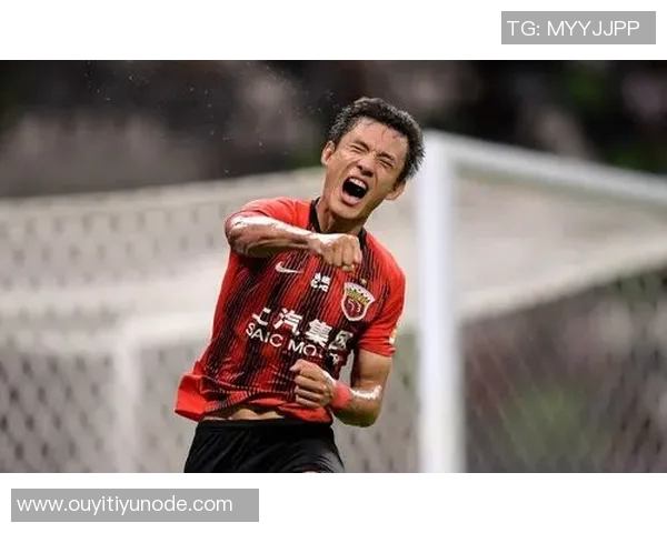 王燊超火力全开四球追平中超单季纪录天外流星般闪耀赛场